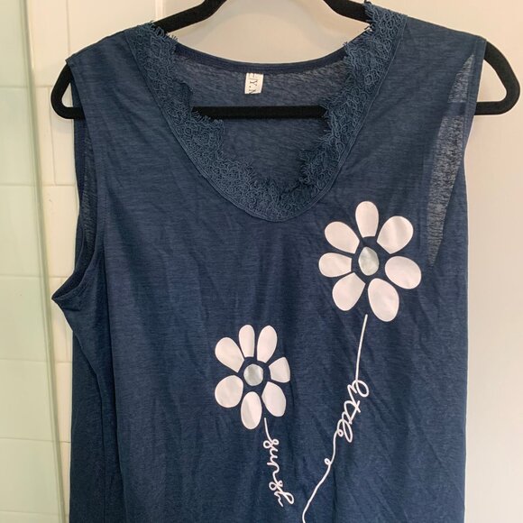 Blue Daisy Tank Top- Brand New no tags - Picture 1 of 2